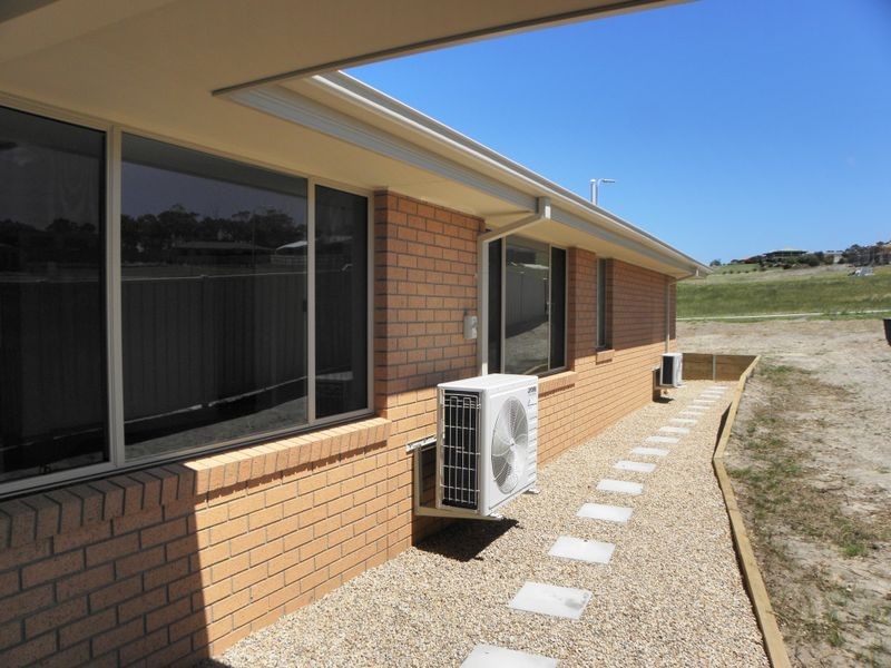 4 Luke Court, Lakes Entrance VIC 3909