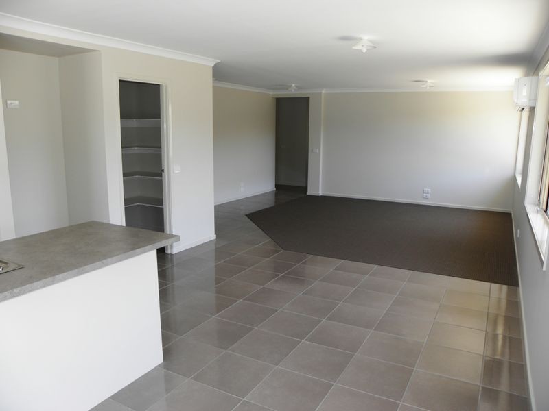 4 Luke Court, Lakes Entrance VIC 3909