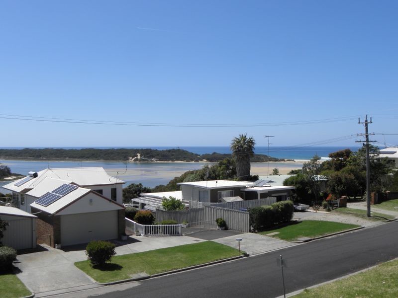 61 Lakeside Drive, Lake Tyers Beach VIC 3909