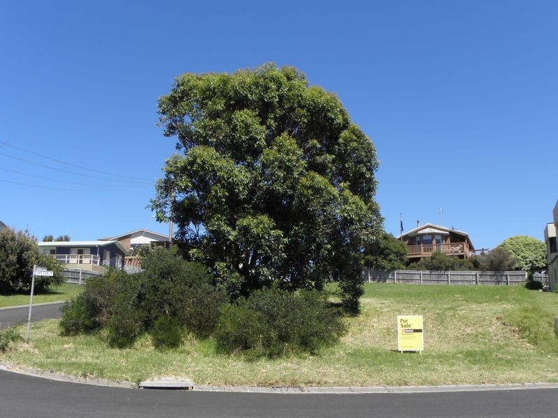 61 Lakeside Drive, Lake Tyers Beach VIC 3909