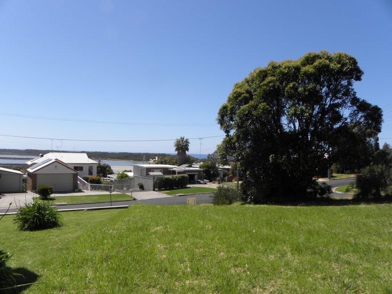 61 Lakeside Drive, Lake Tyers Beach VIC 3909