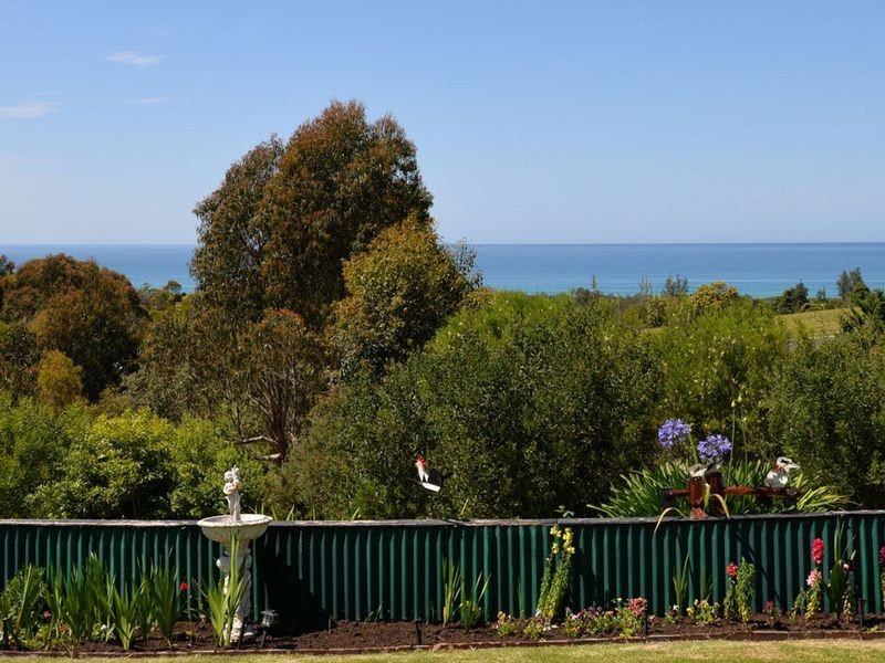 80 Lake Bunga Beach Road, Lakes Entrance VIC 3909