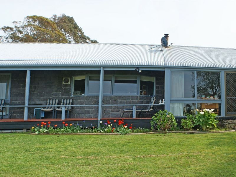 80 Lake Bunga Beach Road, Lakes Entrance VIC 3909
