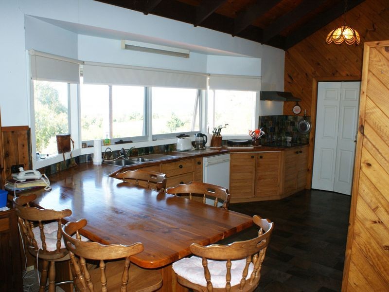 80 Lake Bunga Beach Road, Lakes Entrance VIC 3909