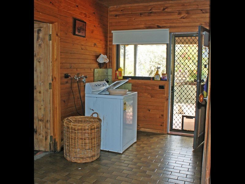 80 Lake Bunga Beach Road, Lakes Entrance VIC 3909