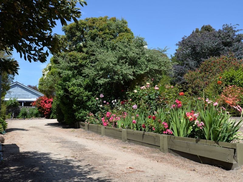 80 Lake Bunga Beach Road, Lakes Entrance VIC 3909