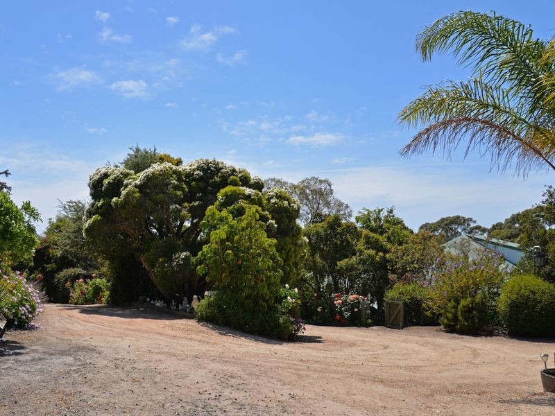 80 Lake Bunga Beach Road, Lakes Entrance VIC 3909
