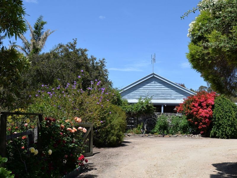 80 Lake Bunga Beach Road, Lakes Entrance VIC 3909