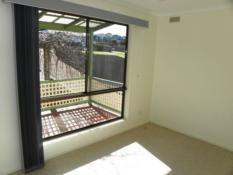 25 O’Neills Road, Lakes Entrance VIC 3909