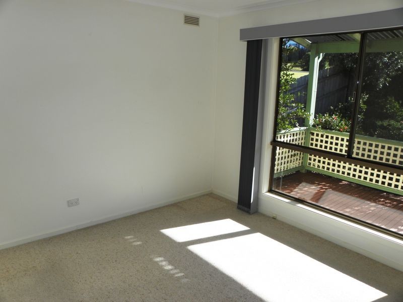 25 O’Neills Road, Lakes Entrance VIC 3909