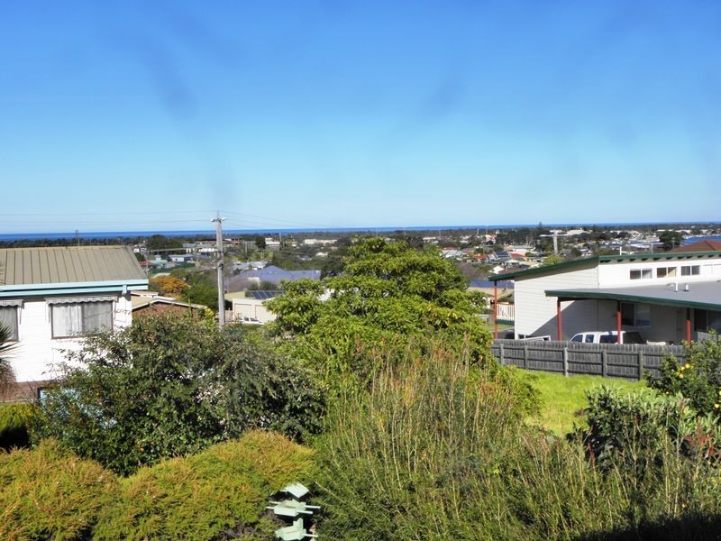 25 O’Neills Road, Lakes Entrance VIC 3909