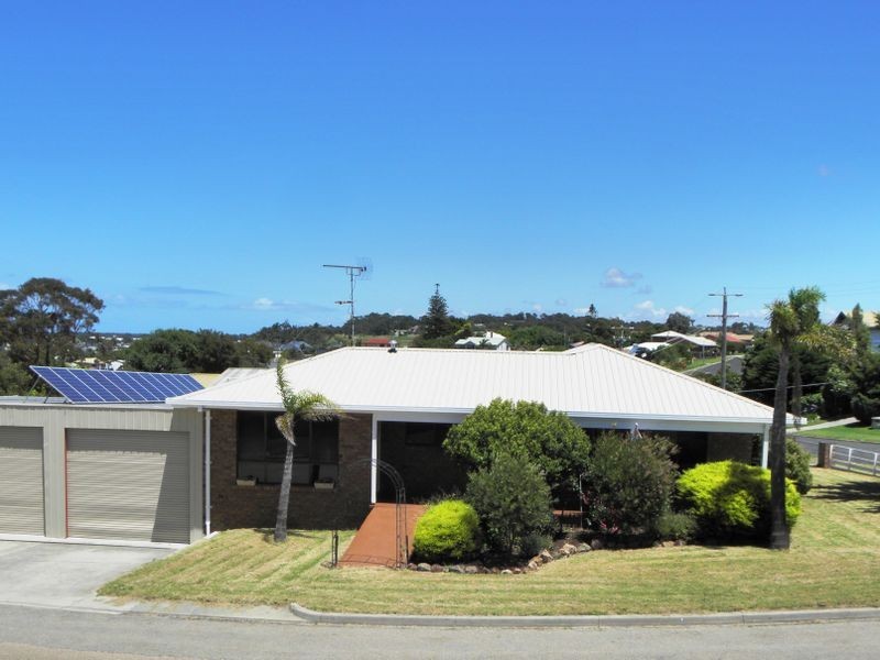 29 Lakeview Drive, Lakes Entrance VIC 3909