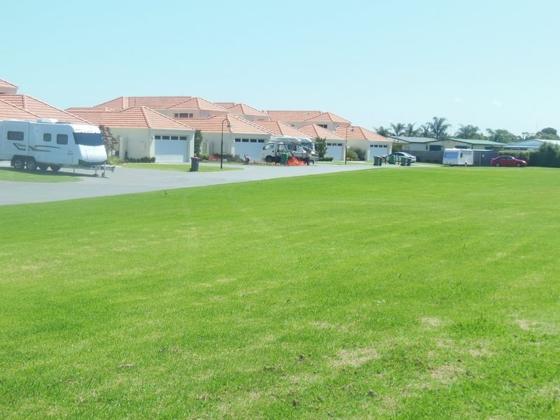 18/122 Golf Links Road, Lakes Entrance VIC 3909