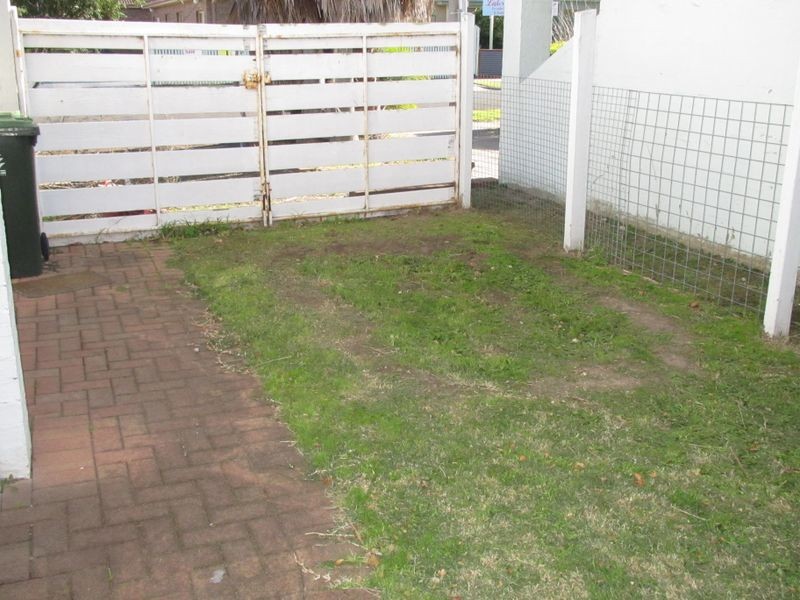 1/27 Roadknight Street, Lakes Entrance VIC 3909