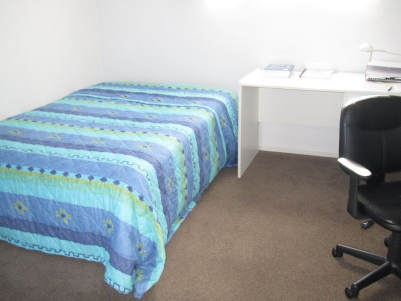 1/27 Roadknight Street, Lakes Entrance VIC 3909