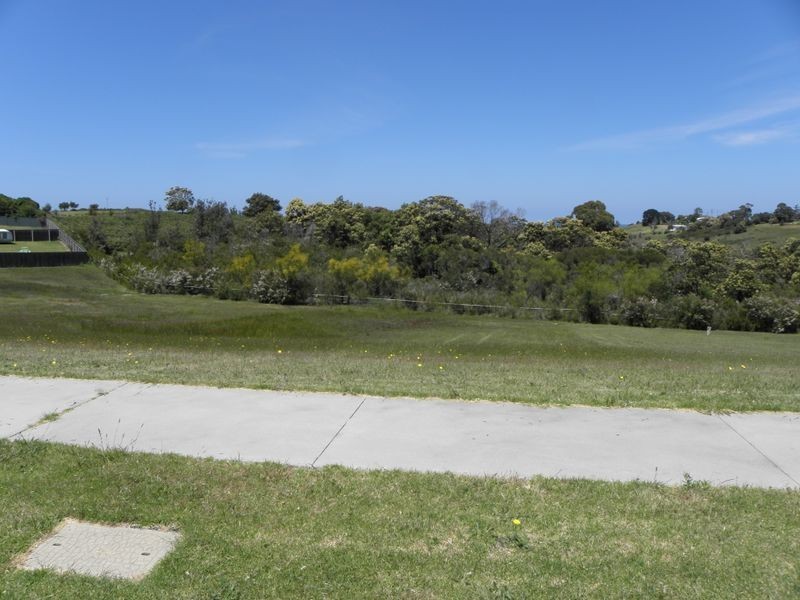 6 Riviera Court, Lakes Entrance VIC 3909