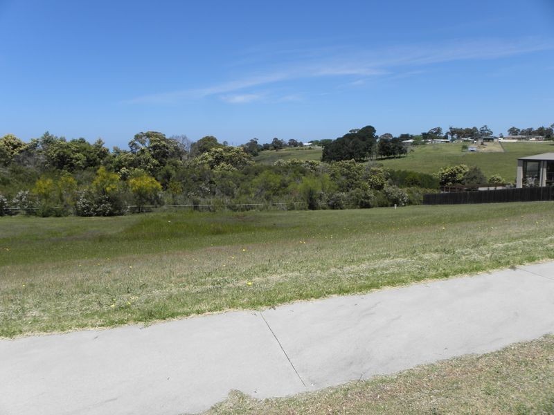 6 Riviera Court, Lakes Entrance VIC 3909