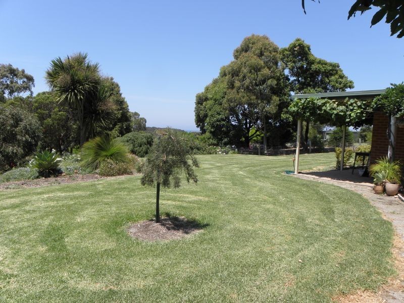 68 Lake Bunga Beach Road, Lakes Entrance VIC 3909