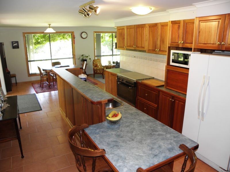 68 Lake Bunga Beach Road, Lakes Entrance VIC 3909