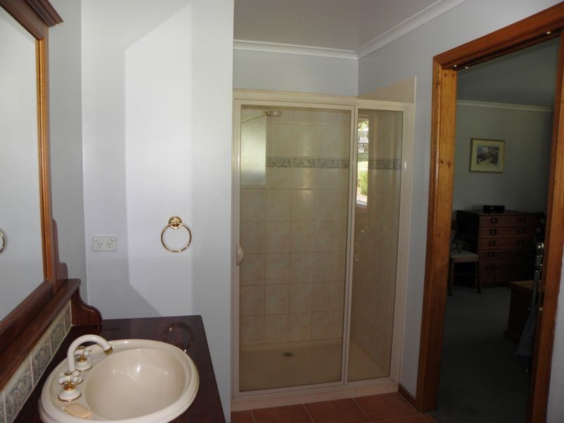 68 Lake Bunga Beach Road, Lakes Entrance VIC 3909