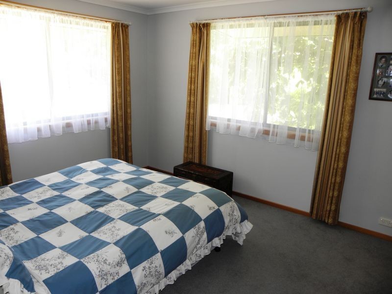 68 Lake Bunga Beach Road, Lakes Entrance VIC 3909