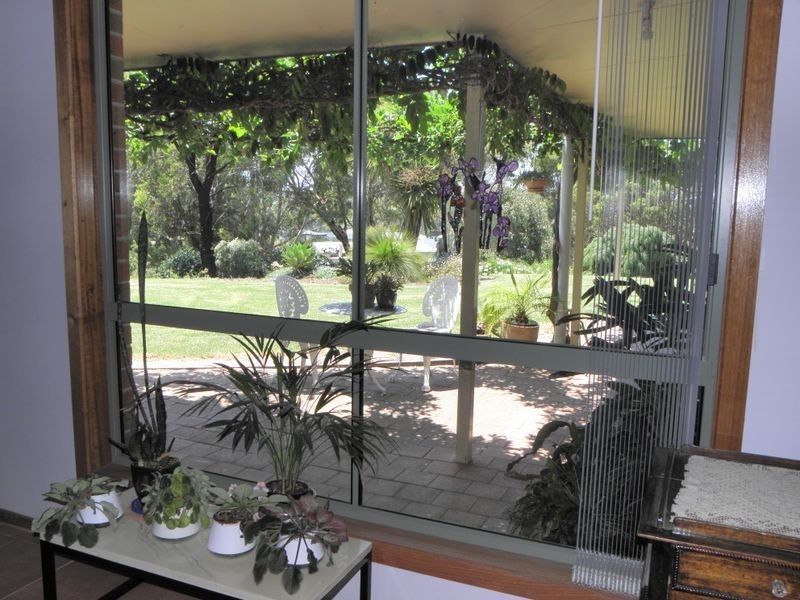 68 Lake Bunga Beach Road, Lakes Entrance VIC 3909
