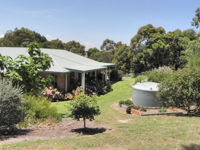 68 Lake Bunga Beach Road, Lakes Entrance VIC 3909