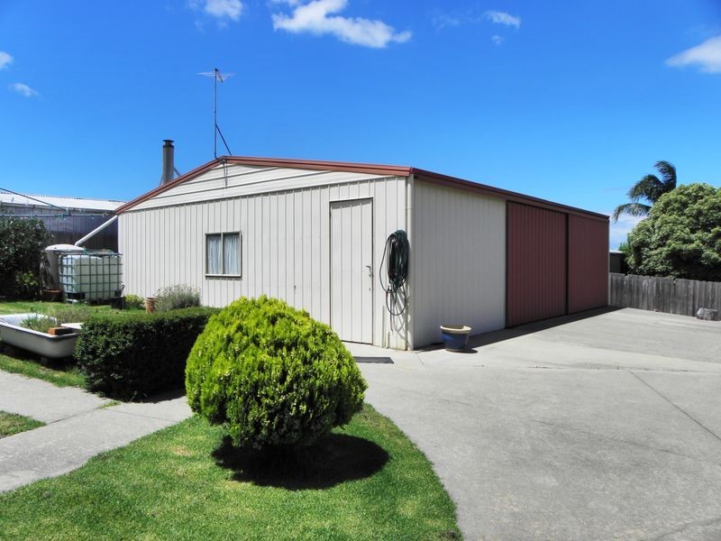 138 Thorpes Lane, Lakes Entrance VIC 3909