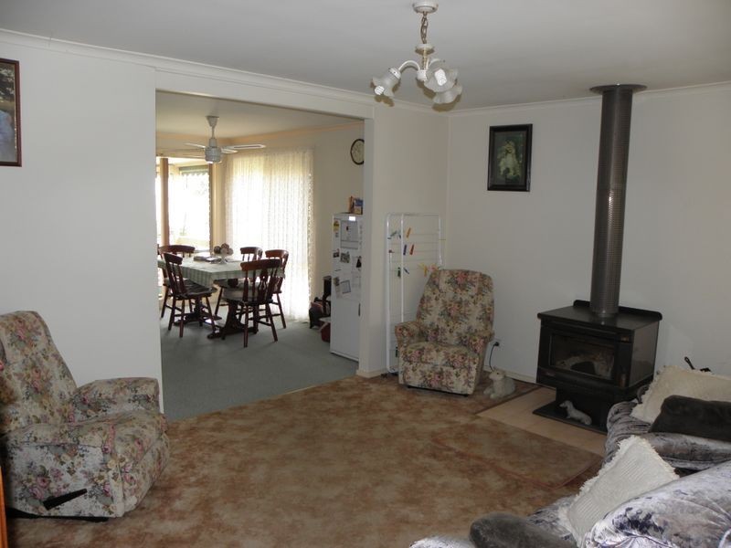 138 Thorpes Lane, Lakes Entrance VIC 3909