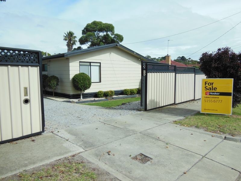 21 Heatherlea Grove, Lakes Entrance VIC 3909