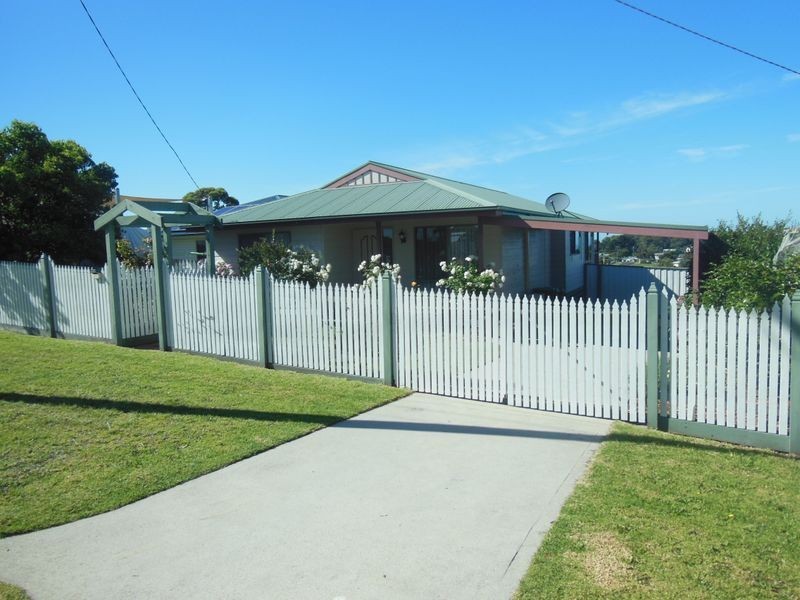 172 Thorpes Lane, Lakes Entrance VIC 3909