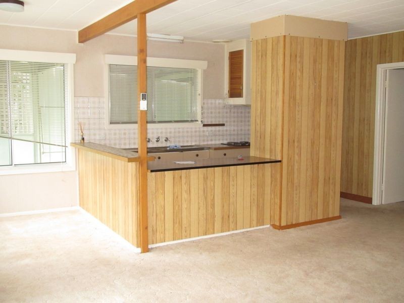 11 Jemmeson Street, Lakes Entrance VIC 3909