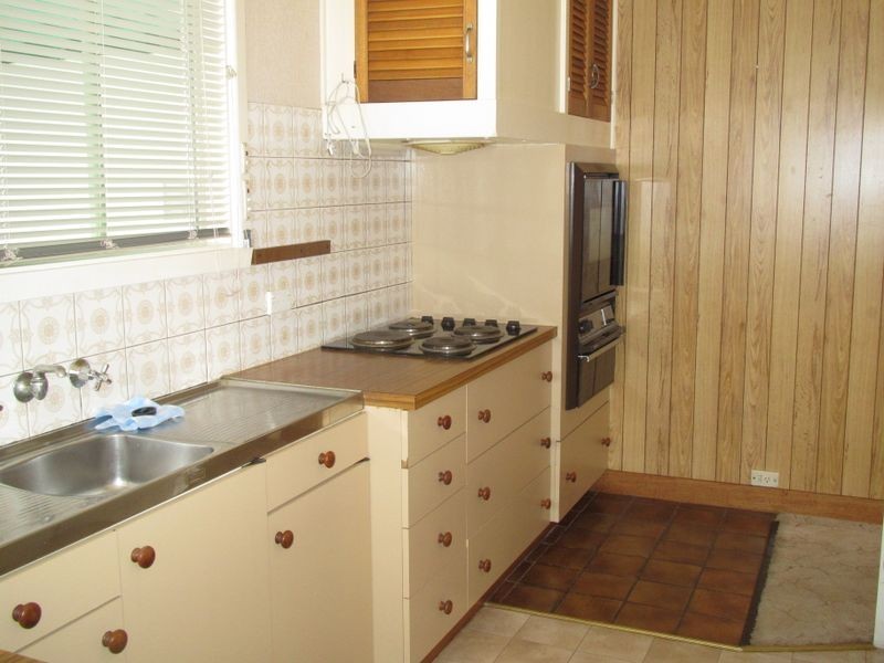 11 Jemmeson Street, Lakes Entrance VIC 3909