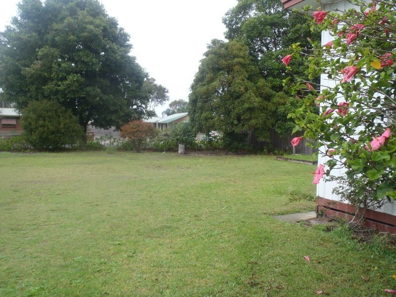 11 Jemmeson Street, Lakes Entrance VIC 3909