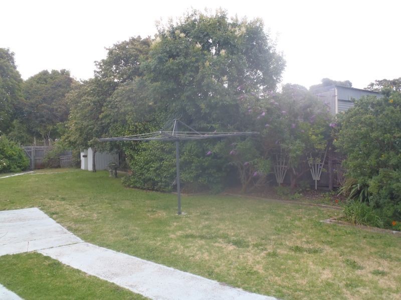 11 Jemmeson Street, Lakes Entrance VIC 3909