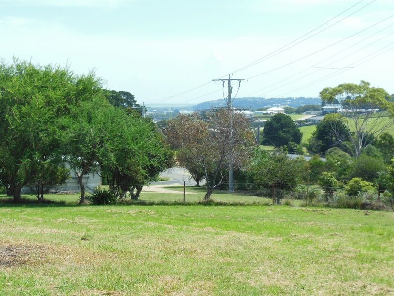 1 Oceanview Parade, Lakes Entrance VIC 3909