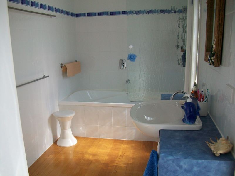 6 View Street, Lakes Entrance VIC 3909