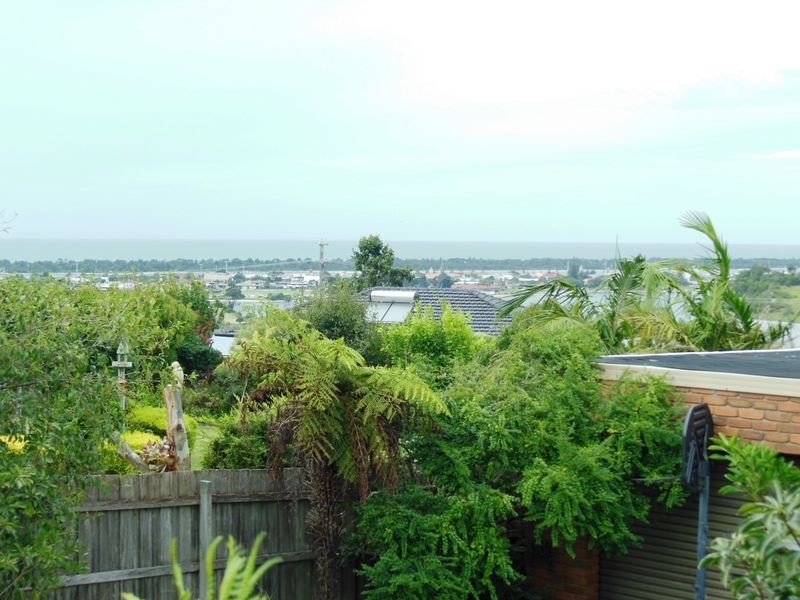 19 Abalone Avenue, Lakes Entrance VIC 3909