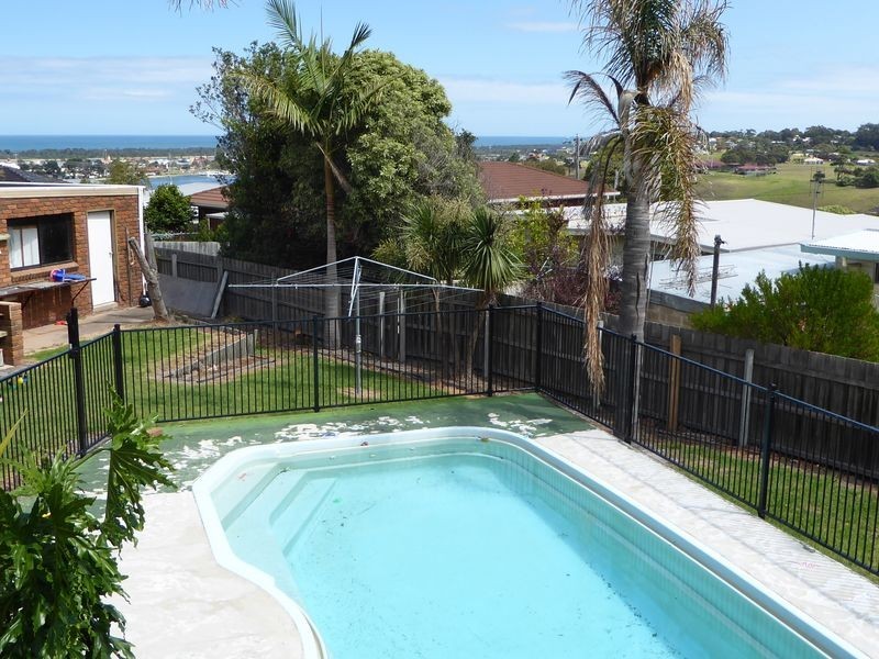 19 Abalone Avenue, Lakes Entrance VIC 3909