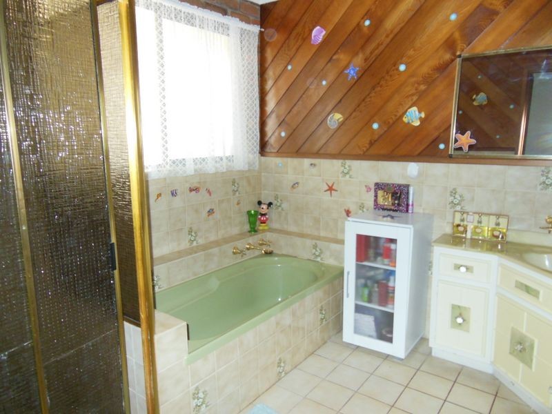 19 Abalone Avenue, Lakes Entrance VIC 3909