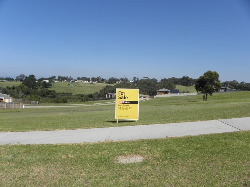 59 Country Club Drive, Lakes Entrance VIC 3909