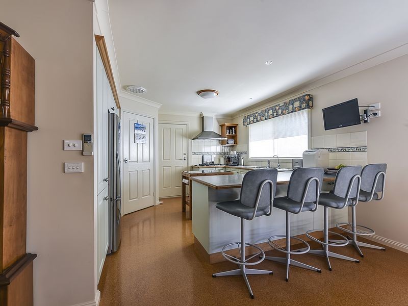 11 The Balcony, Lakes Entrance VIC 3909