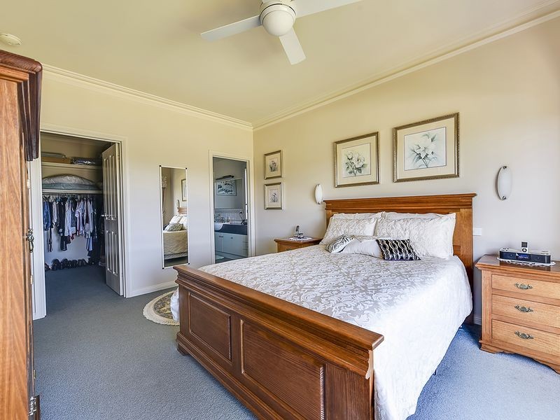 11 The Balcony, Lakes Entrance VIC 3909
