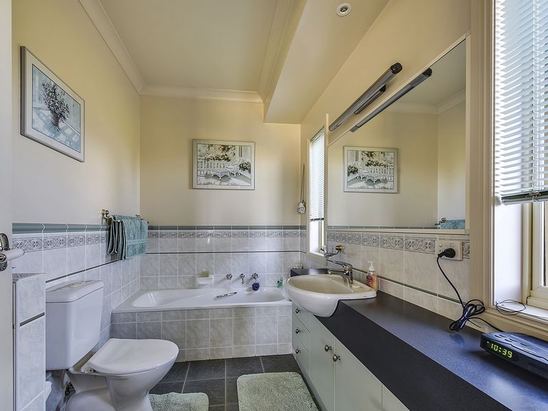 11 The Balcony, Lakes Entrance VIC 3909