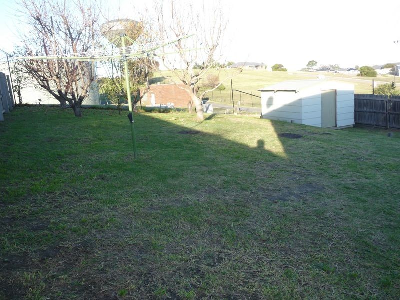 4 Albatross Road, Lakes Entrance VIC 3909