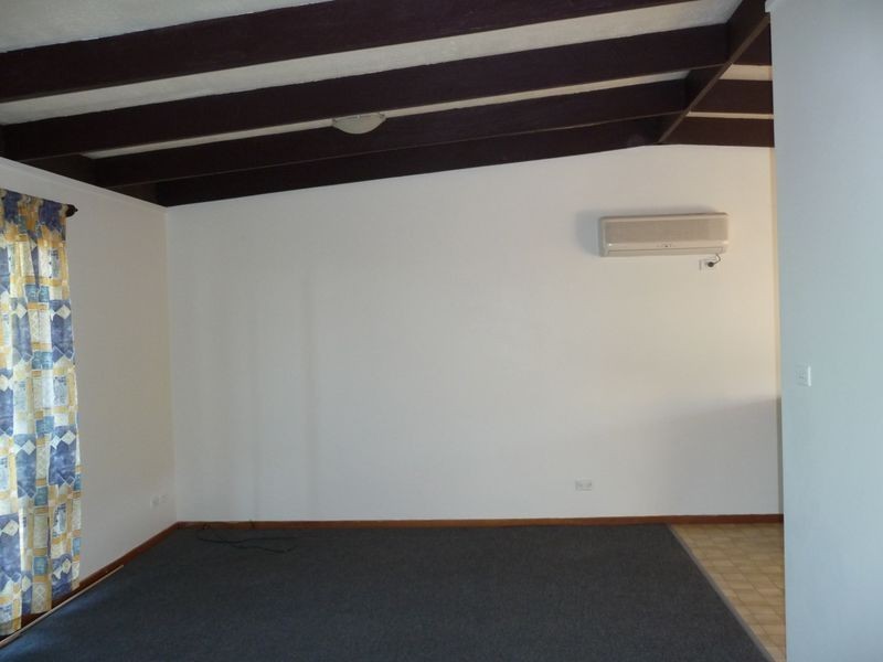 4 Albatross Road, Lakes Entrance VIC 3909