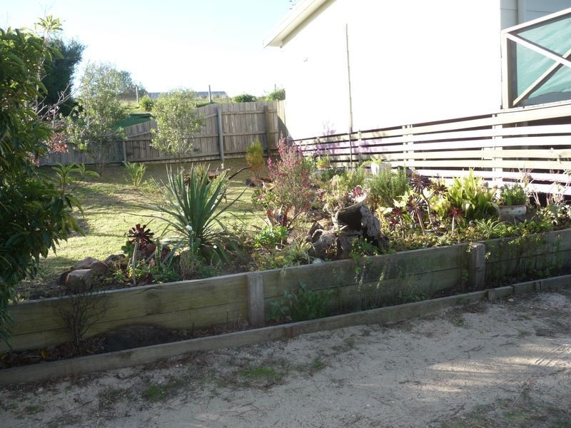 4 Albatross Road, Lakes Entrance VIC 3909