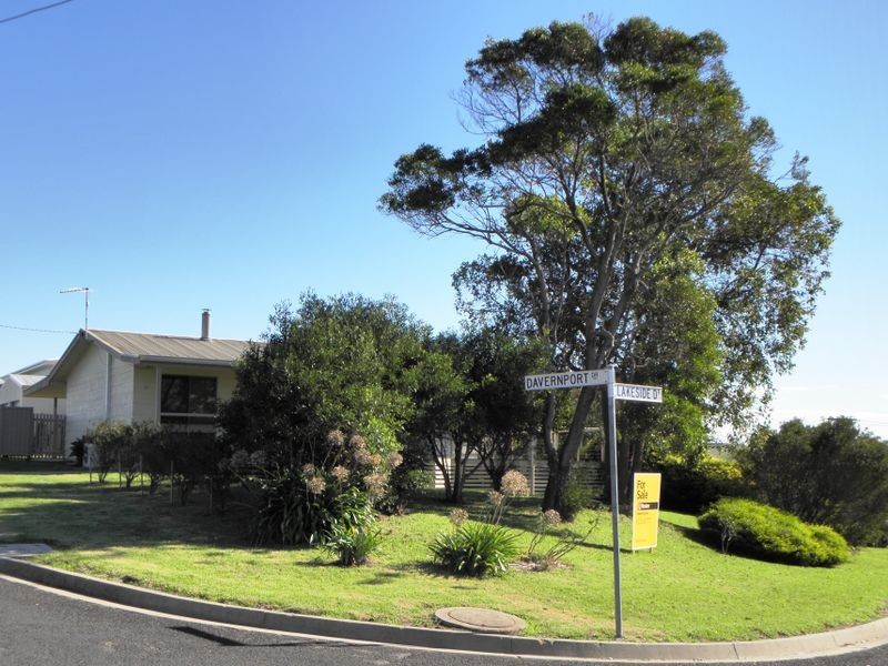 67 Lakeside Drive, Lake Tyers Beach VIC 3909