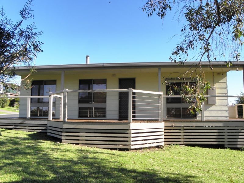 67 Lakeside Drive, Lake Tyers Beach VIC 3909