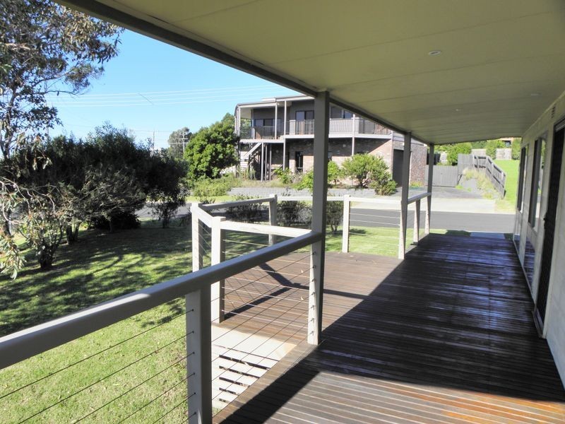 67 Lakeside Drive, Lake Tyers Beach VIC 3909